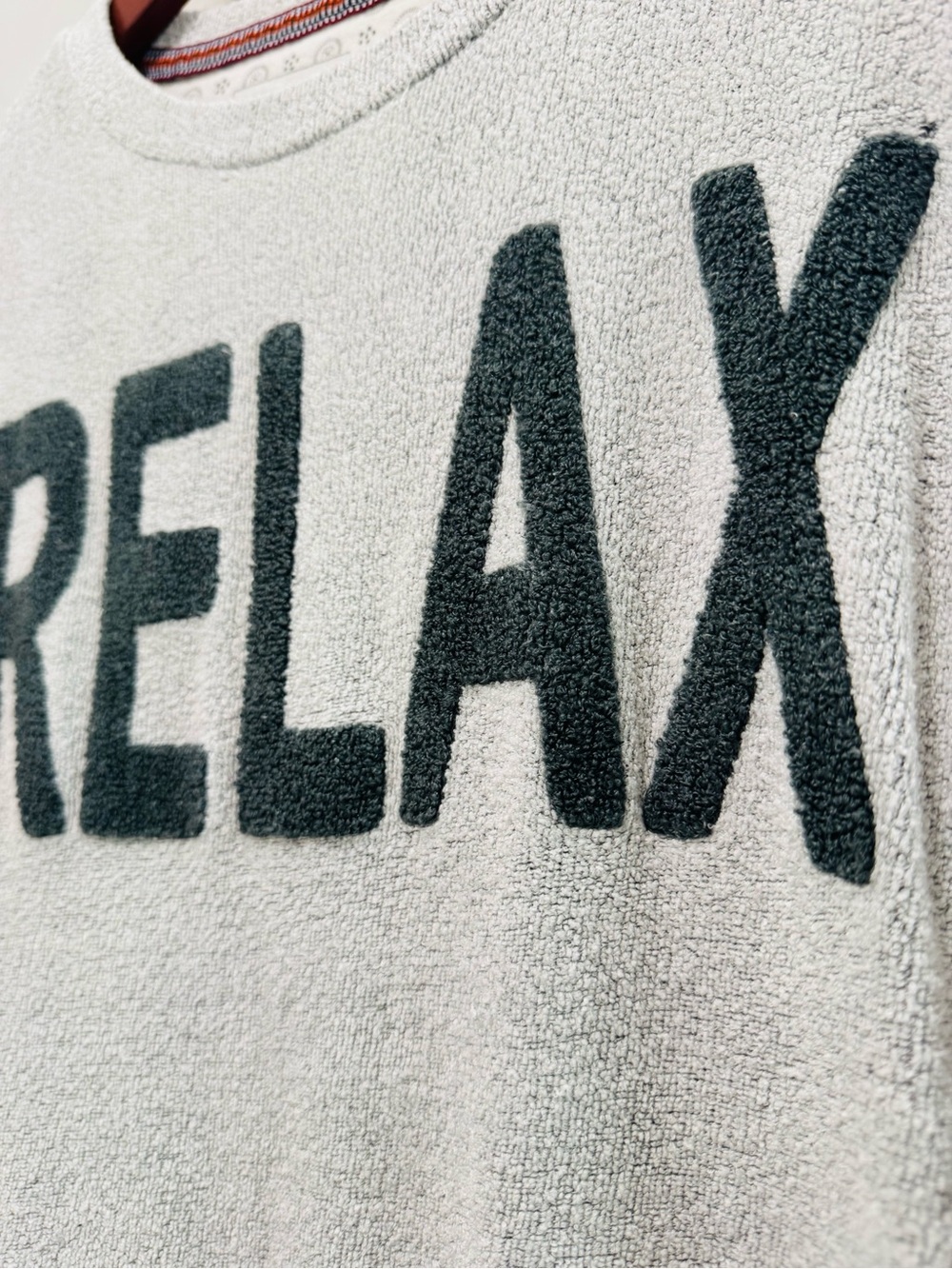 Royce Brand RELAX Graphic Sweatshirt Grey Cozy Textured Fleece Pullover Size M - Picture 3 of 13
